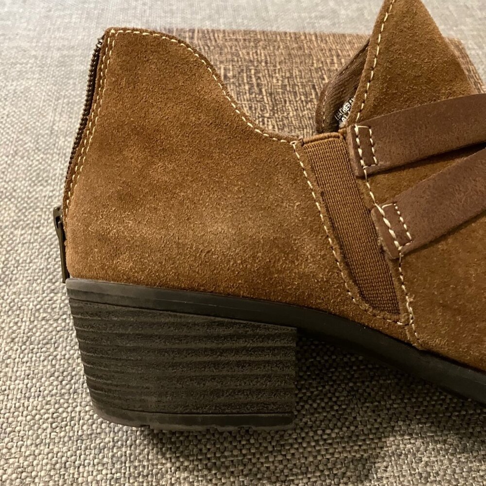 Earth Origins Destiny Suede Heeled Brown Ankle Boot Women's Size 8.5W - Picture 6 of 16